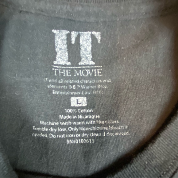 IT The Movie Aren’t You Gonna Say Hello? Men’s Scary Clown Halloween Shirt Sz L - Picture 3 of 4